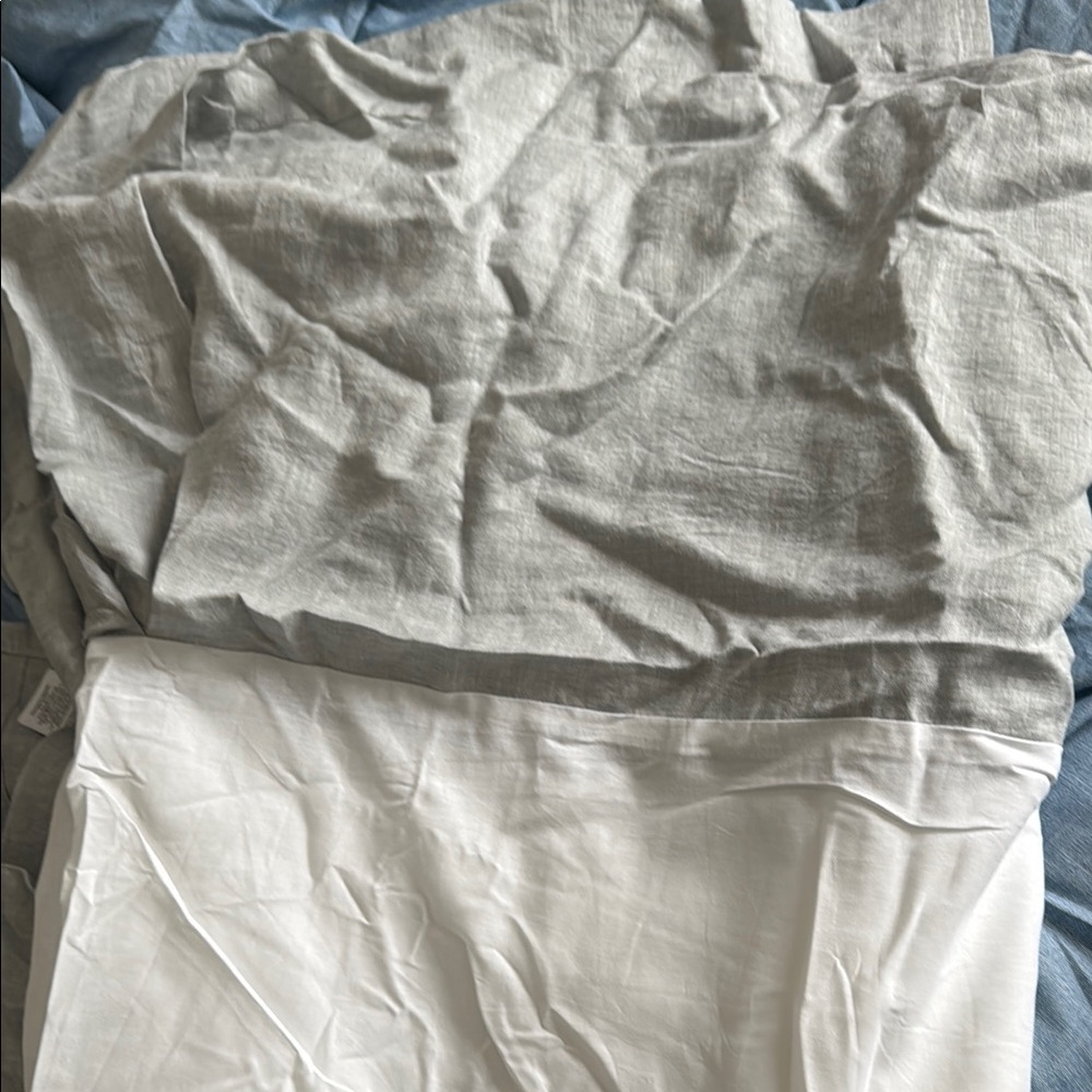 Pottery Barn Kids Gray and White Sheet Set